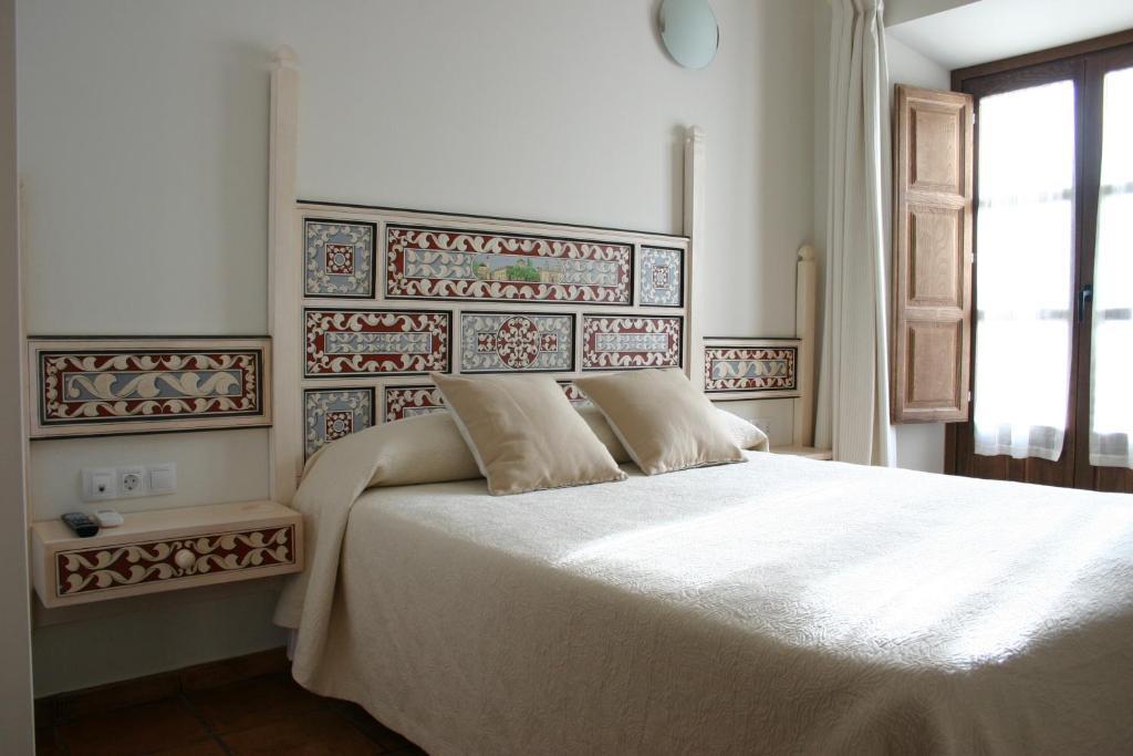 Hostal Santa Maria De Ubeda Exterior photo